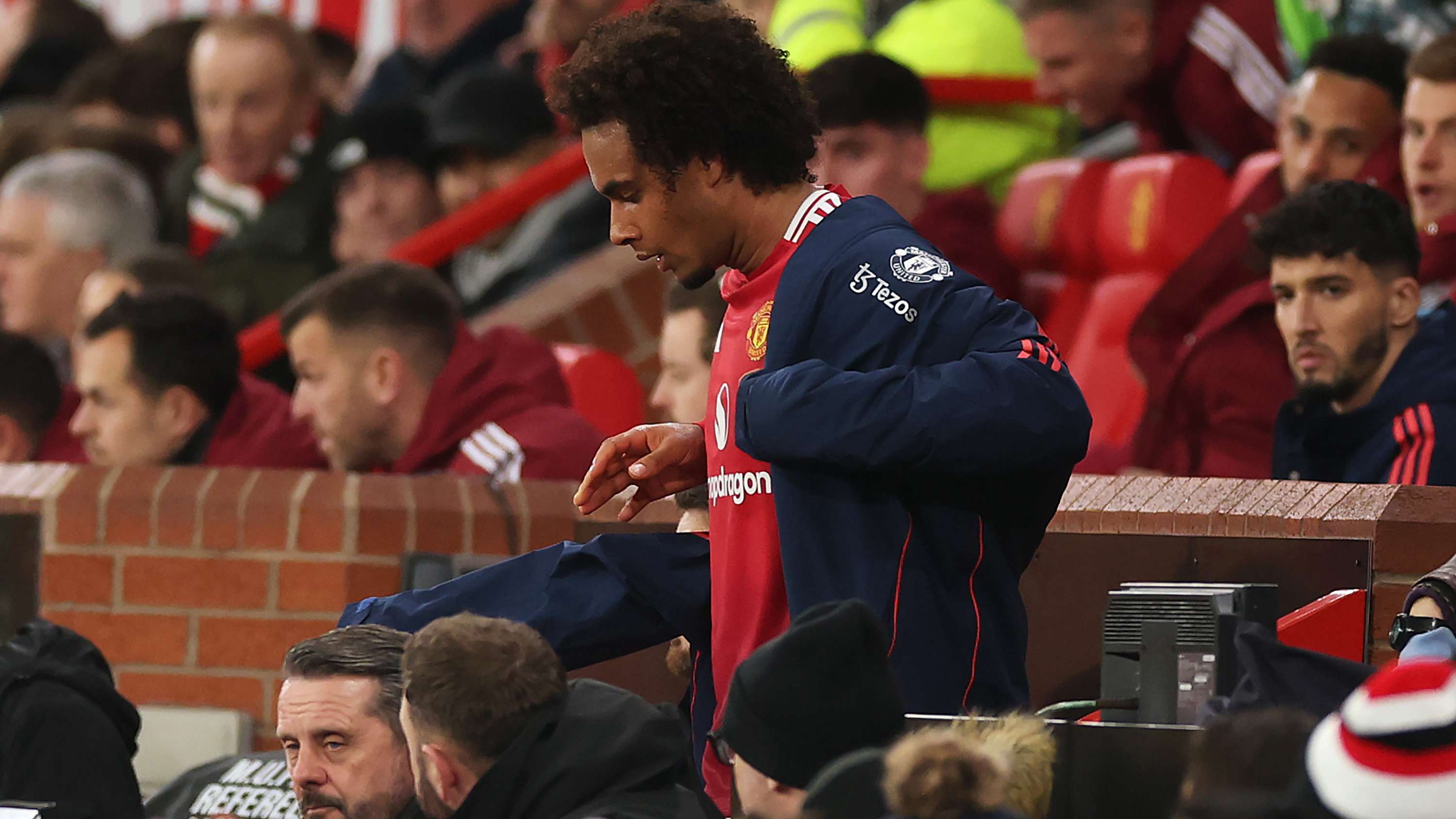 皇馬捧起了 皇馬捧起了